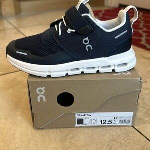 Brand new On Cloud - Cloud Play - Midnight/White (Navy) 12.5K LITTLE KID